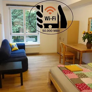 Проживание в семье Private In Prenzlauerberg, Берлин